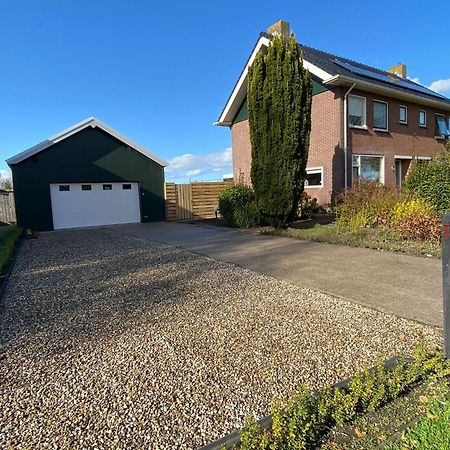 Jutrijp Huis Bij Het Water Met Sloepje מראה חיצוני תמונה