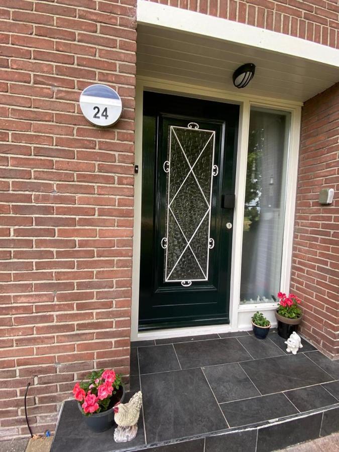 Jutrijp Huis Bij Het Water Met Sloepje מראה חיצוני תמונה