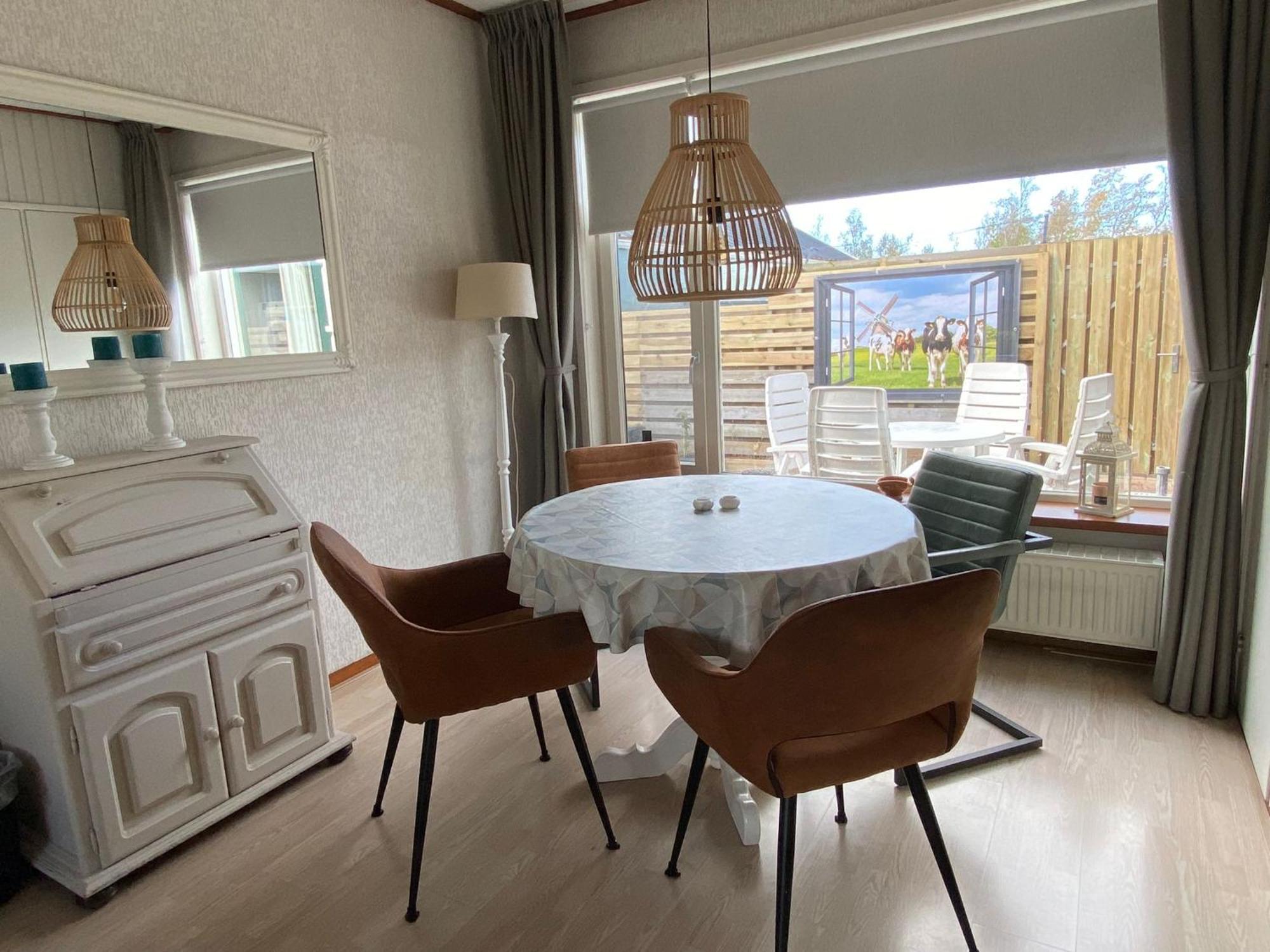 Jutrijp Huis Bij Het Water Met Sloepje מראה חיצוני תמונה