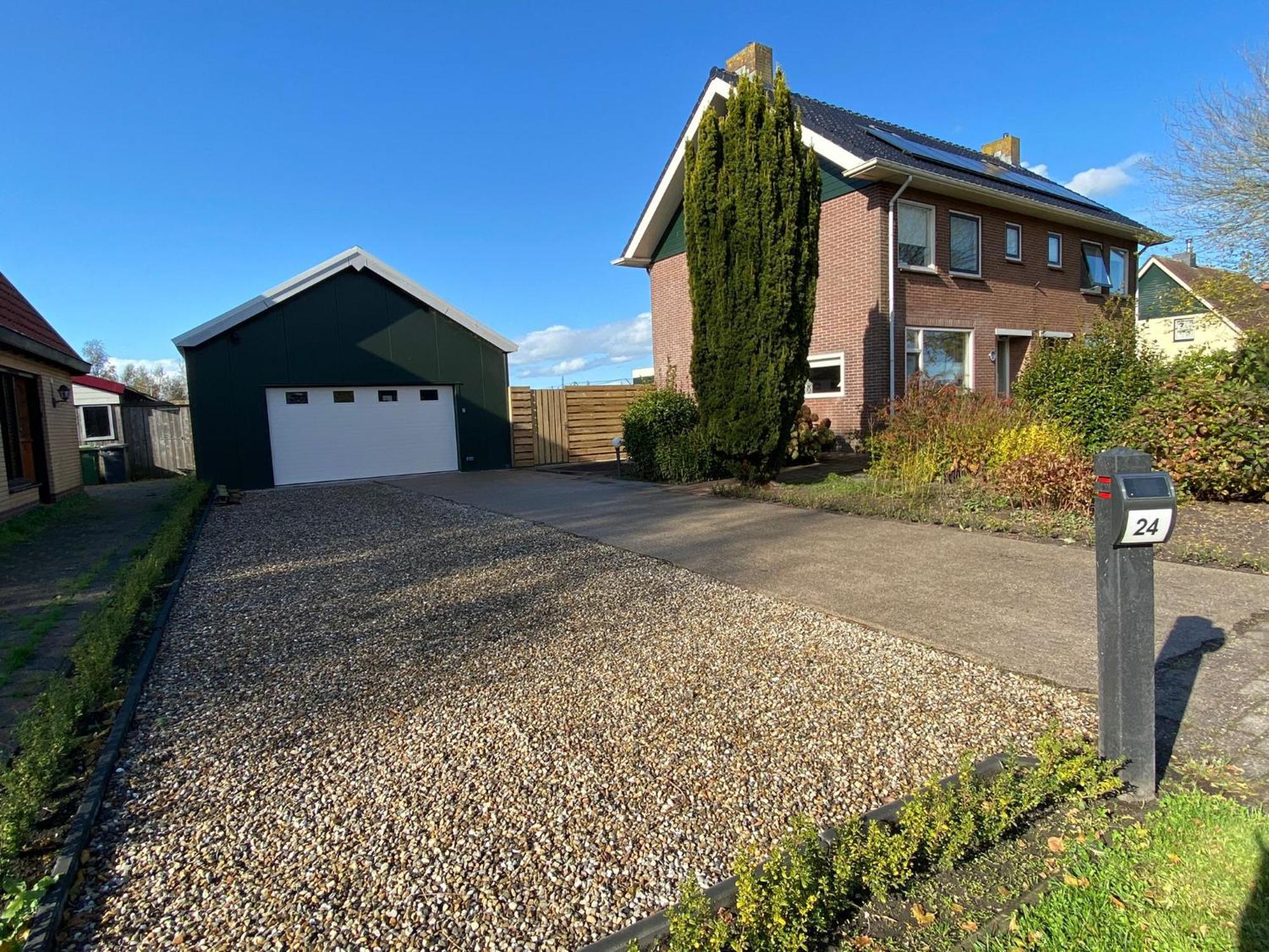 Jutrijp Huis Bij Het Water Met Sloepje מראה חיצוני תמונה